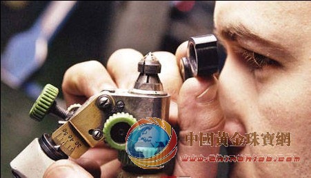 珠寶行業潛規則 三包規定缺失瑕疵產品難退貨 珠寶行業潛規則 三包規定缺失瑕疵產品難退貨