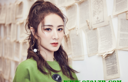 周大生小蠻腰鉆石項鏈亮相薇婭直播間,10秒鐘爆賣18000件!