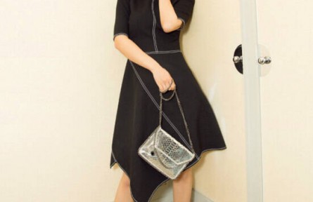 楊紫亮相巴黎時裝周秀場 佩戴個性珠寶耳飾潮范十足