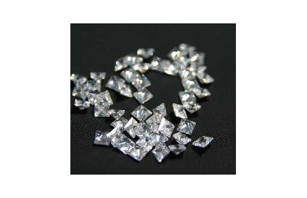 鋯石是什么_鋯石和鉆石的區(qū)別_鋯石和水晶的區(qū)別_寶石圖鑒