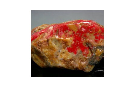 昌化雞血石拍賣(mài)價(jià)格_昌化雞血石產(chǎn)地_昌化雞血石圖片_寶石圖鑒