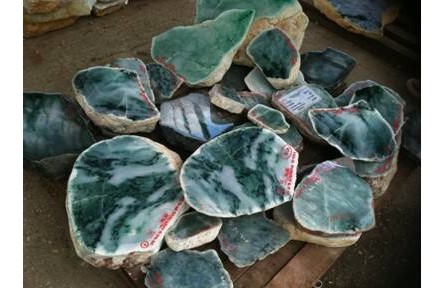 歲末尋寶新去處 翡翠原石50元秒殺