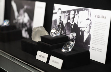 和戴比爾斯鉆石研究機構一起,對鉆石鑒證充滿信心