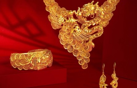 國風“三金”再添經典——明牌珠寶《花田囍事》足金婚嫁新品浪漫上市