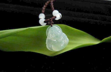 怎樣選擇翡翠掛件 選擇翡翠掛件要注意什么