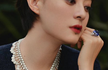 孫儷、雷佳音出席“蕭邦”高級珠寶與腕表展 盡顯卓越風姿