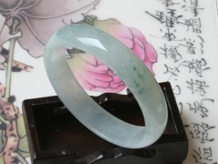 上蠟和浸蠟翡翠的區(qū)別