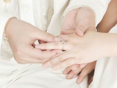 婚禮上,結(jié)婚戒指交換的幾種方式