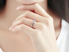 18k金鉆石戒指保值嗎 18k金鉆石戒指價格及能當多少錢