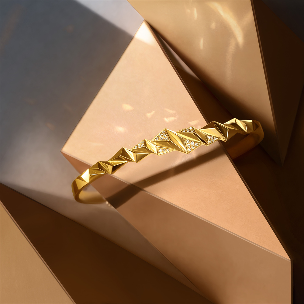 多元無界 鋒芒畢露  EMPHASIS 與佘詩曼共探幾何新美學