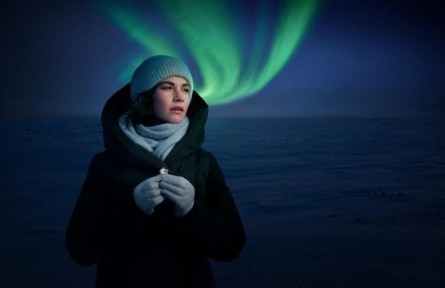 天然鉆石協(xié)會攜手全球大使莉莉?詹姆斯(Lily James)開啟全新篇章