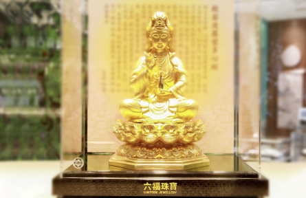 六福珠寶首家「荷塘月色」主題精品店亮相西安 ——詩意荷塘詮釋東方美學(xué)